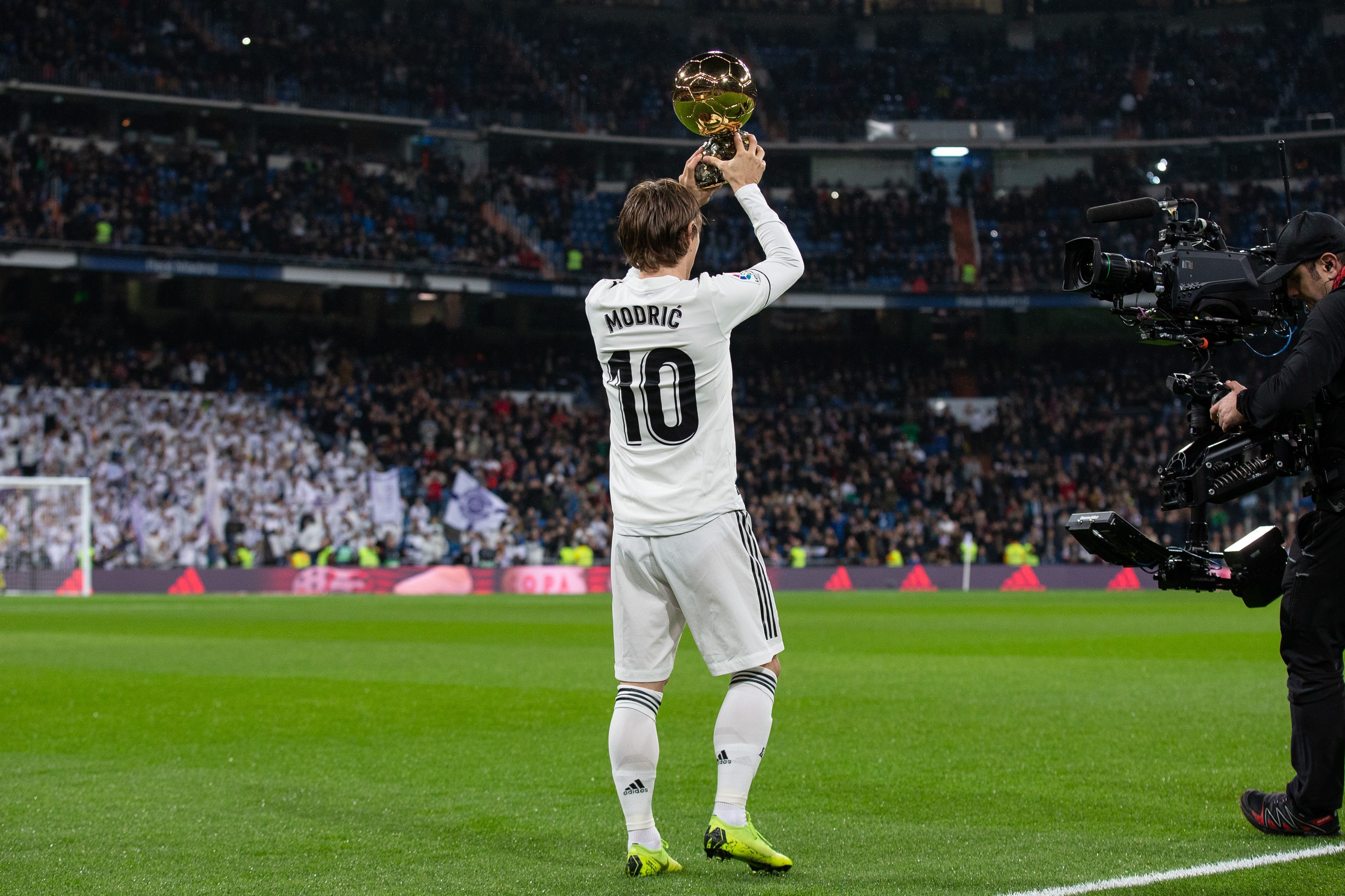 博弈论：有限理性假设下的最优决策。（博弈论中的有限理性与最优决策）