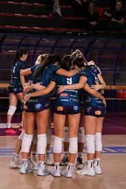 残暴！足总杯-塞梅尼奥首秀传射 罗德里破门曼城10-1晋级